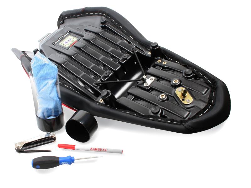 シート Sargent WS-604-19シートDUCハイパーBLK REG SARGENT WS-604-19 SEAT DUC HYPER BLK REG HYPERMOTARD (08-12) Performance Seat Regular Height (WS-604)